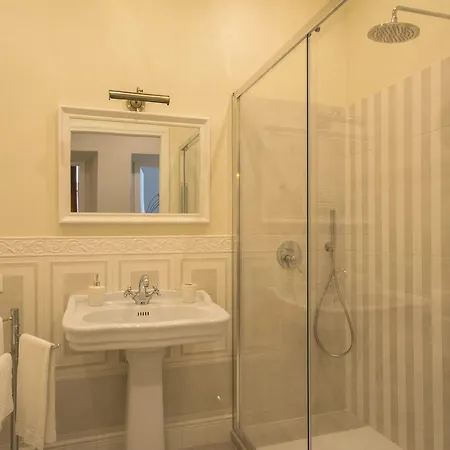 Iris Apartment