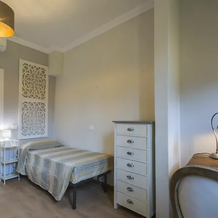 Iris Apartment *